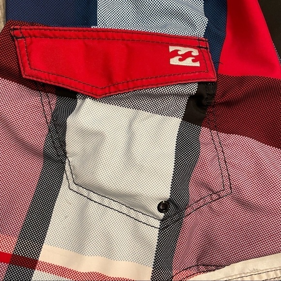 Billabong Red White Blue Black Board Shorts Swim Shorts Diagonal Stripes Size 34 - Picture 6 of 14